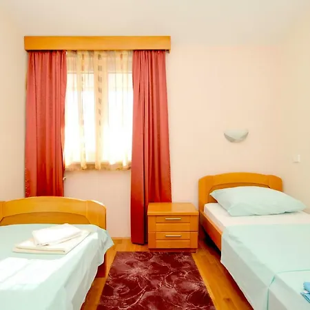 Διαμέρισμα Beric Τρογκίρ